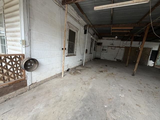 Property Photo:  714 E Oak Street  OK 74023 