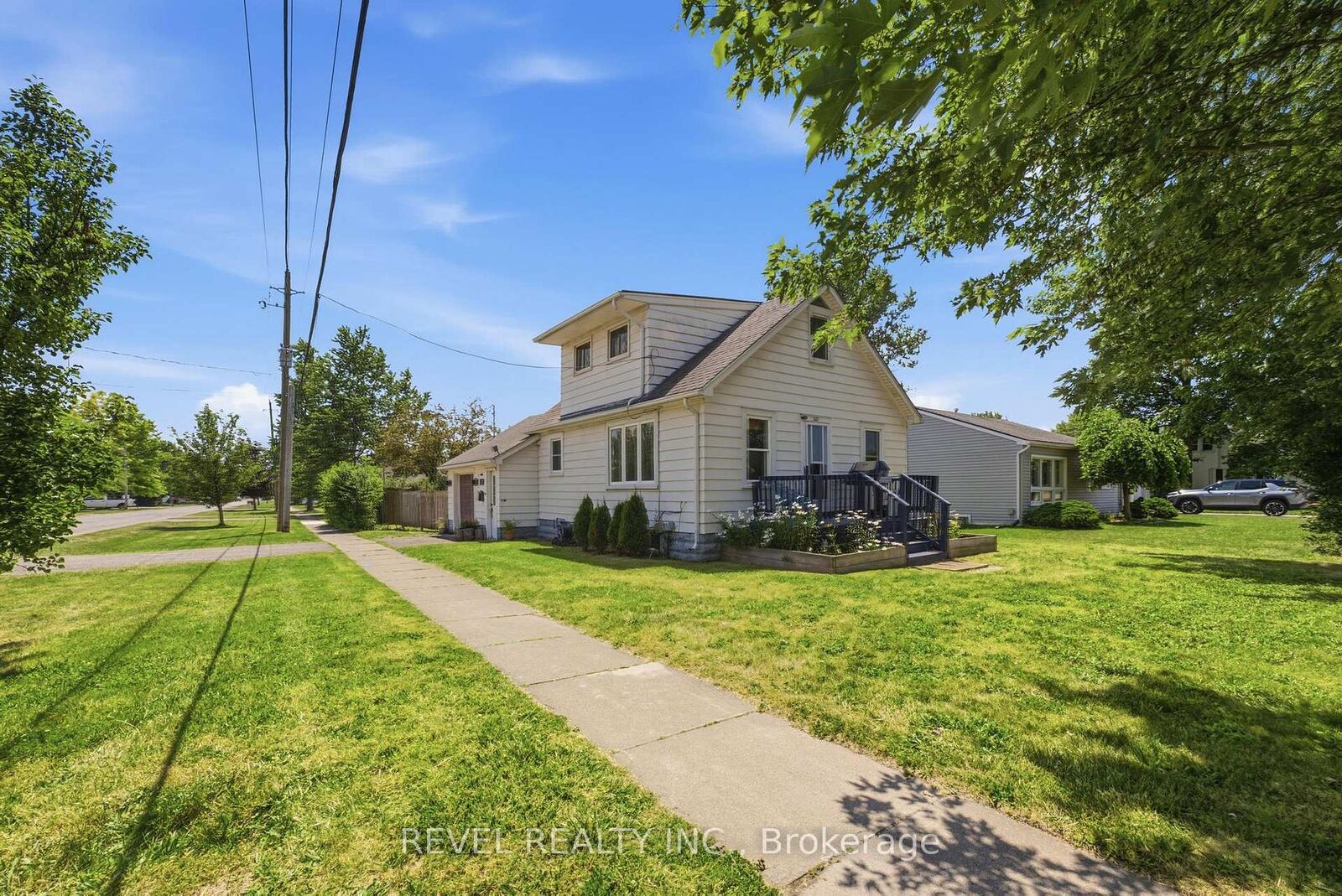 Property Photo: 1217 Orchard Avenue ON L2A 3C8