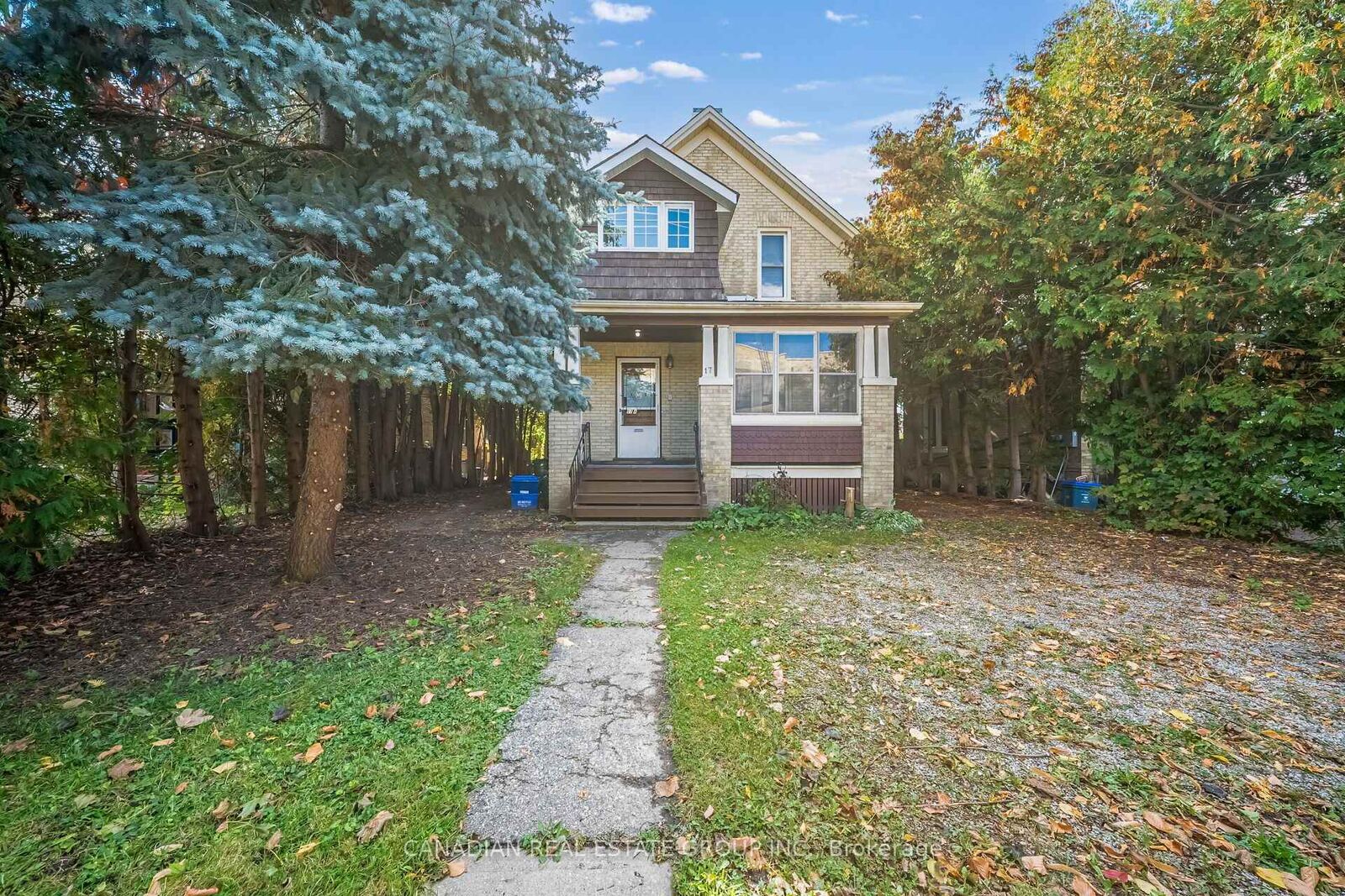 Property Photo:  