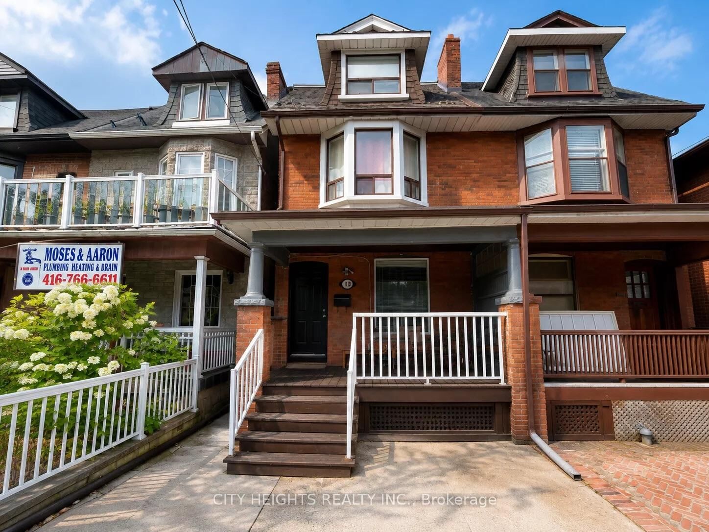 Property Photo:  1113 Davenport Road 3  ON M6G 2C3 