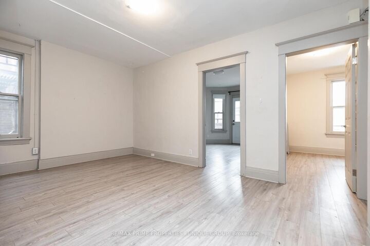 Property Photo:  365 Clinton Street 2  ON N8X 1A7 