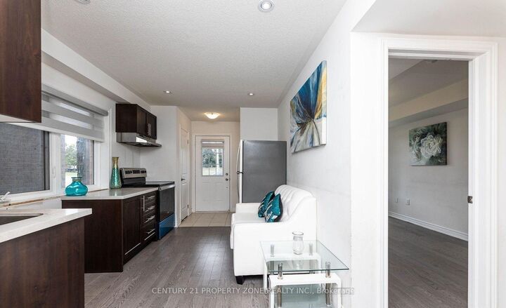 Property Photo:  39 Hashmi Place Ground Floor  ON L6Y 6K1 
