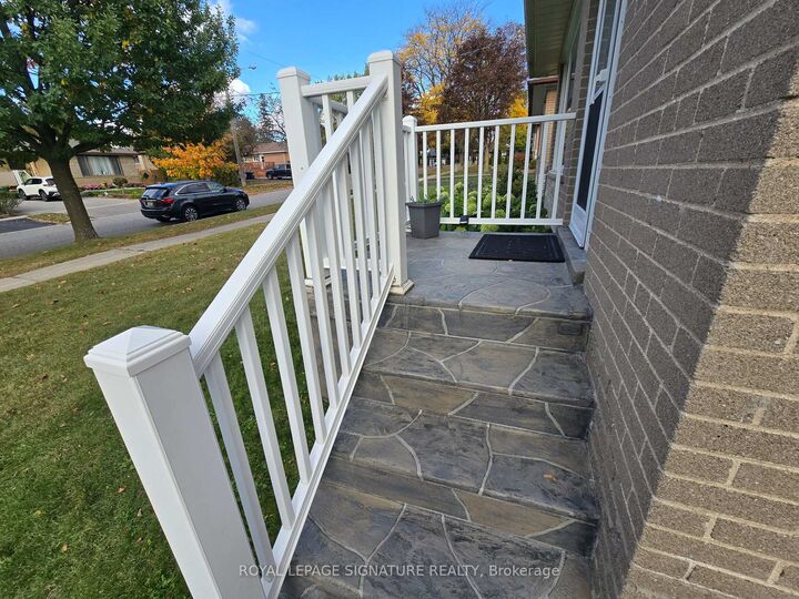Property Photo:  7 Schotchdale Avenue  ON M1J 2N4 