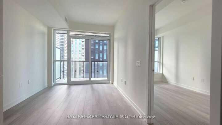 Property Photo:  110 Broadway Avenue 1304  ON M4P 1V7 