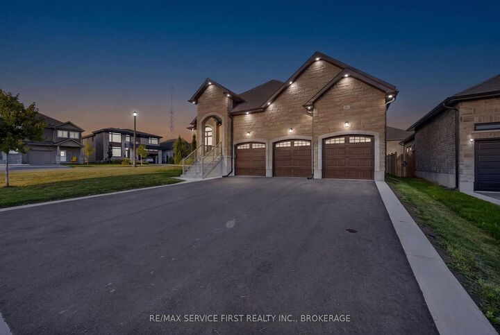 Property Photo:  636 Mandara Drive  ON K7P 0N5 