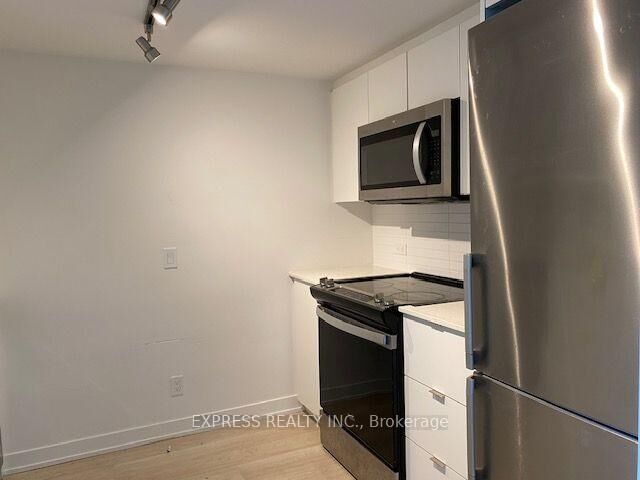 Property Photo:  30 Tretti Way 1316  ON M3H 0E3 