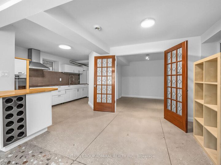 Property Photo: 246 Ellis Avenue Lower ON M6S 2X2