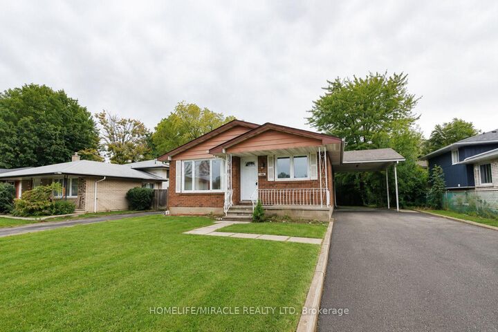 Property Photo:  10 Trelawn Parkway Upper  ON L3C 1W3 