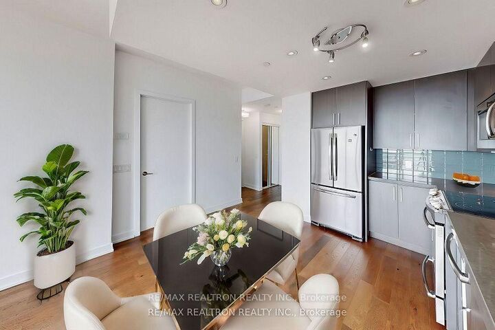 Property Photo:  2212 Lake Shore Boulevard W 4205  ON L6L 1G8 