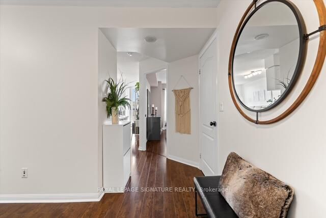 Property Photo:  1150 Parkwest Place 207  ON L5E 3K4 