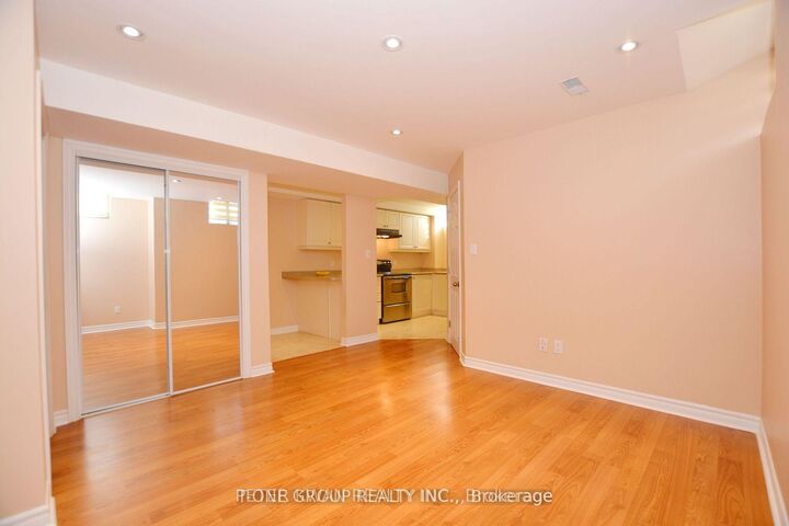 Property Photo:  45 Coranto Way Lower  ON L4H 3L9 