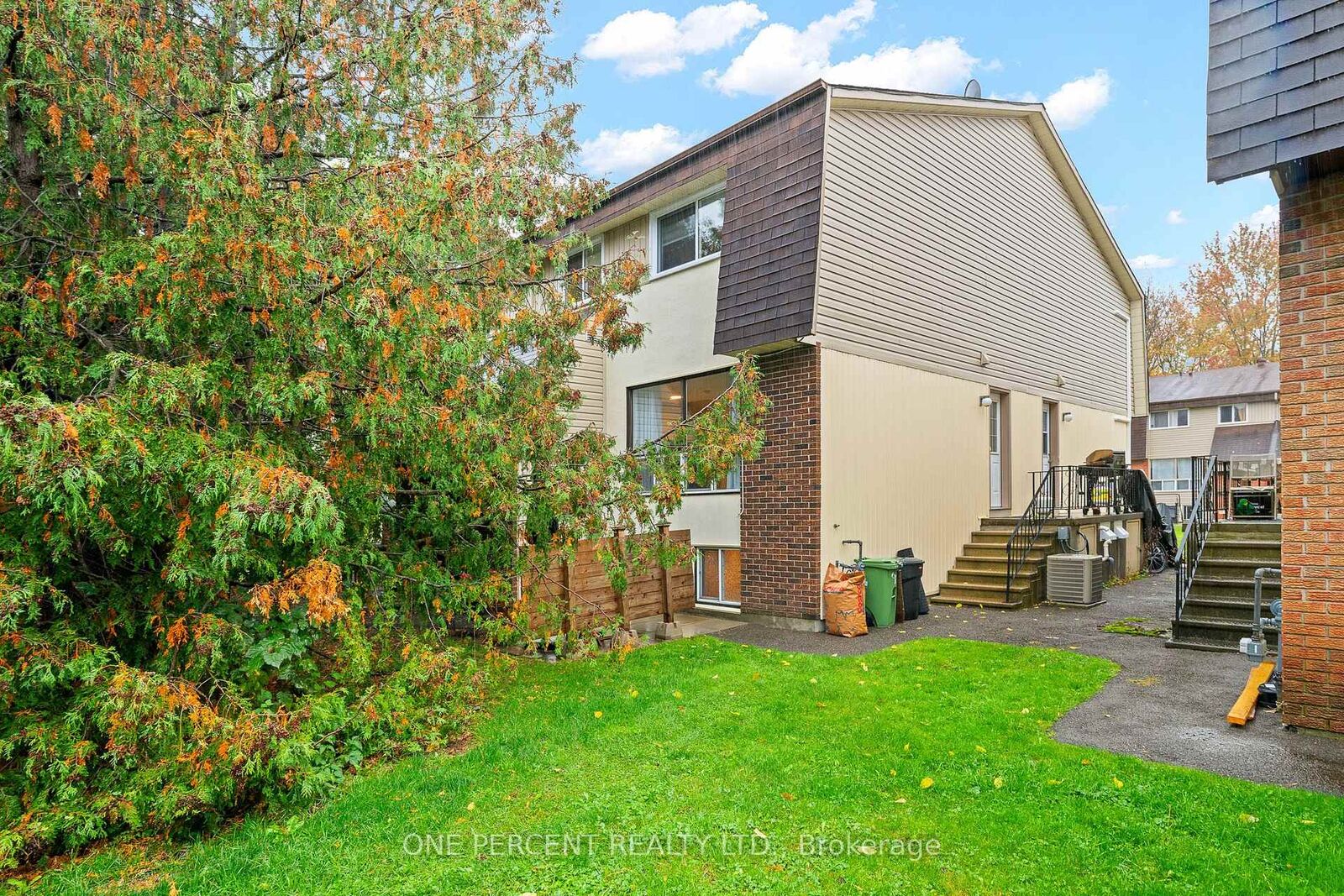Property Photo:  20 Sonnet Crescent D  ON K2H 8W7 
