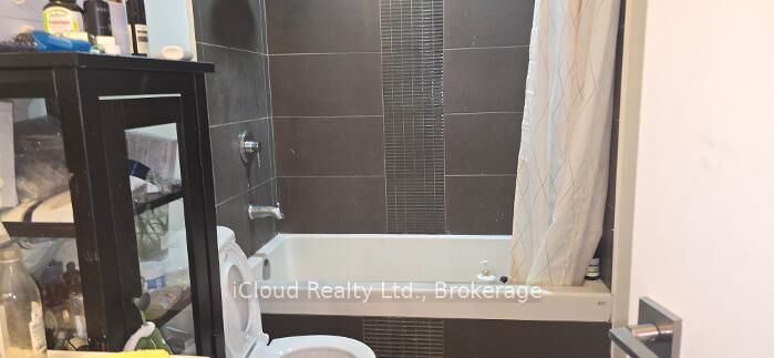 Property Photo:  28 Avondale Avenue S 806  ON M2N 0K2 