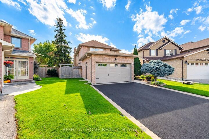 Property Photo:  32 Cheviot Crescent  ON L6Z 4H2 