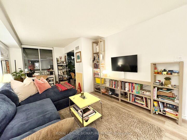 Property Photo:  801 King Street W 1103  ON M5V 3C9 