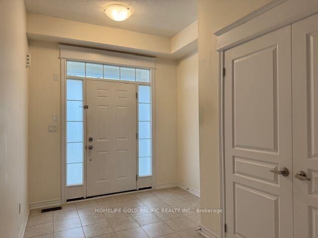 Property Photo:  47 Bellflower Lane  ON L4E 1E7 