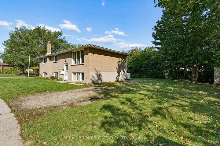 Property Photo:  530 Glen Forrest Boulevard  ON N2L 4J1 