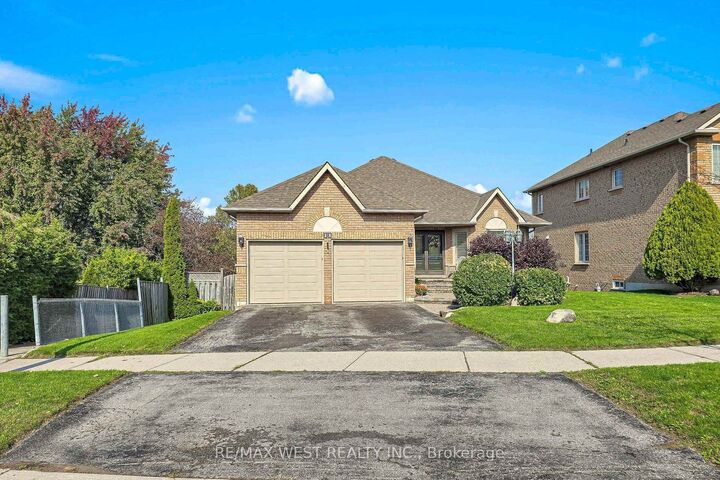Property Photo:  11 Brand Court  ON L1Z 1E7 