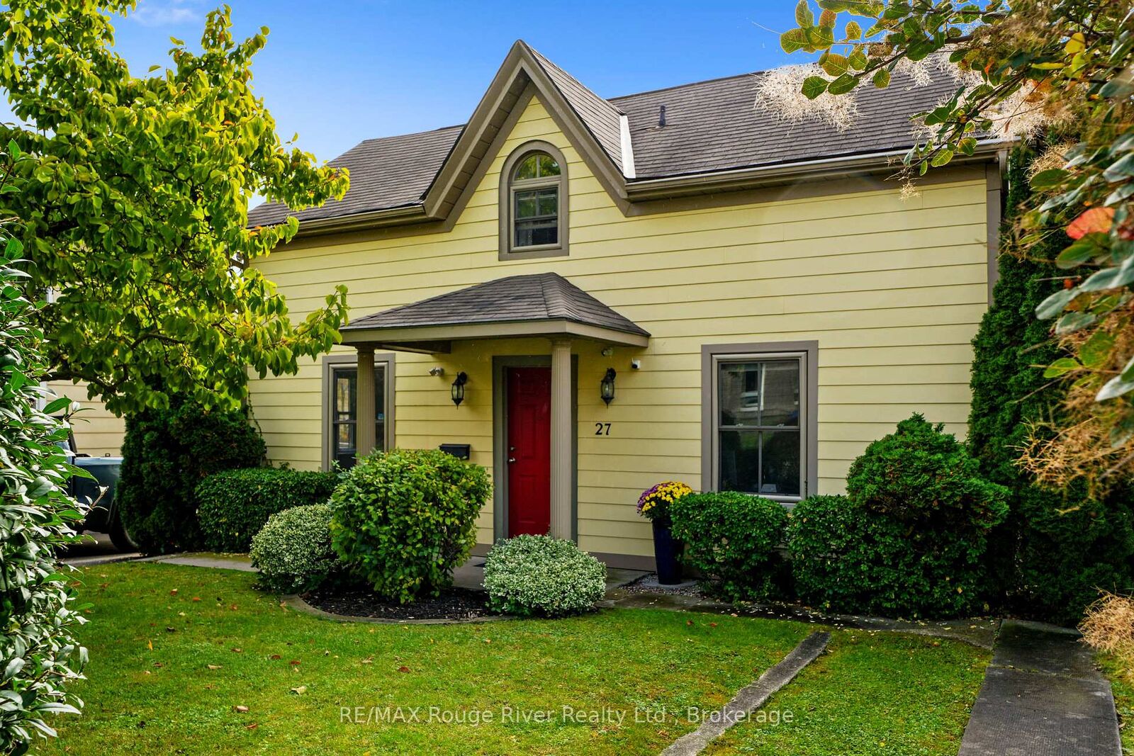 Property Photo:  27 Buck Street  ON K9A 2L1 