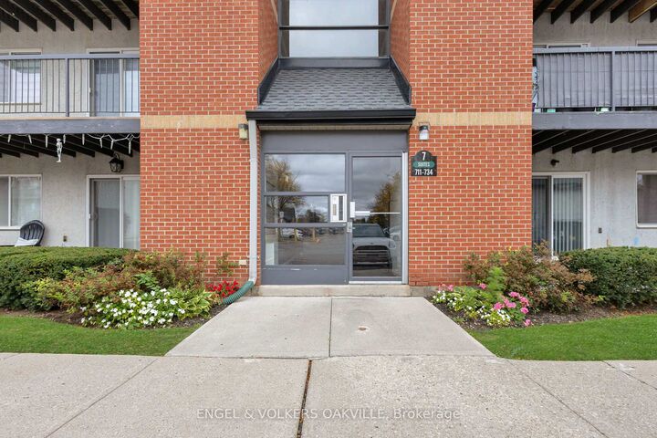 Property Photo:  1450 Glen Abbey Gate 712  ON L6M 2V7 