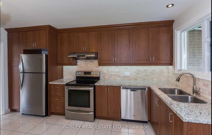 Property Photo:  286 Searle Avenue  ON M3H 4C4 