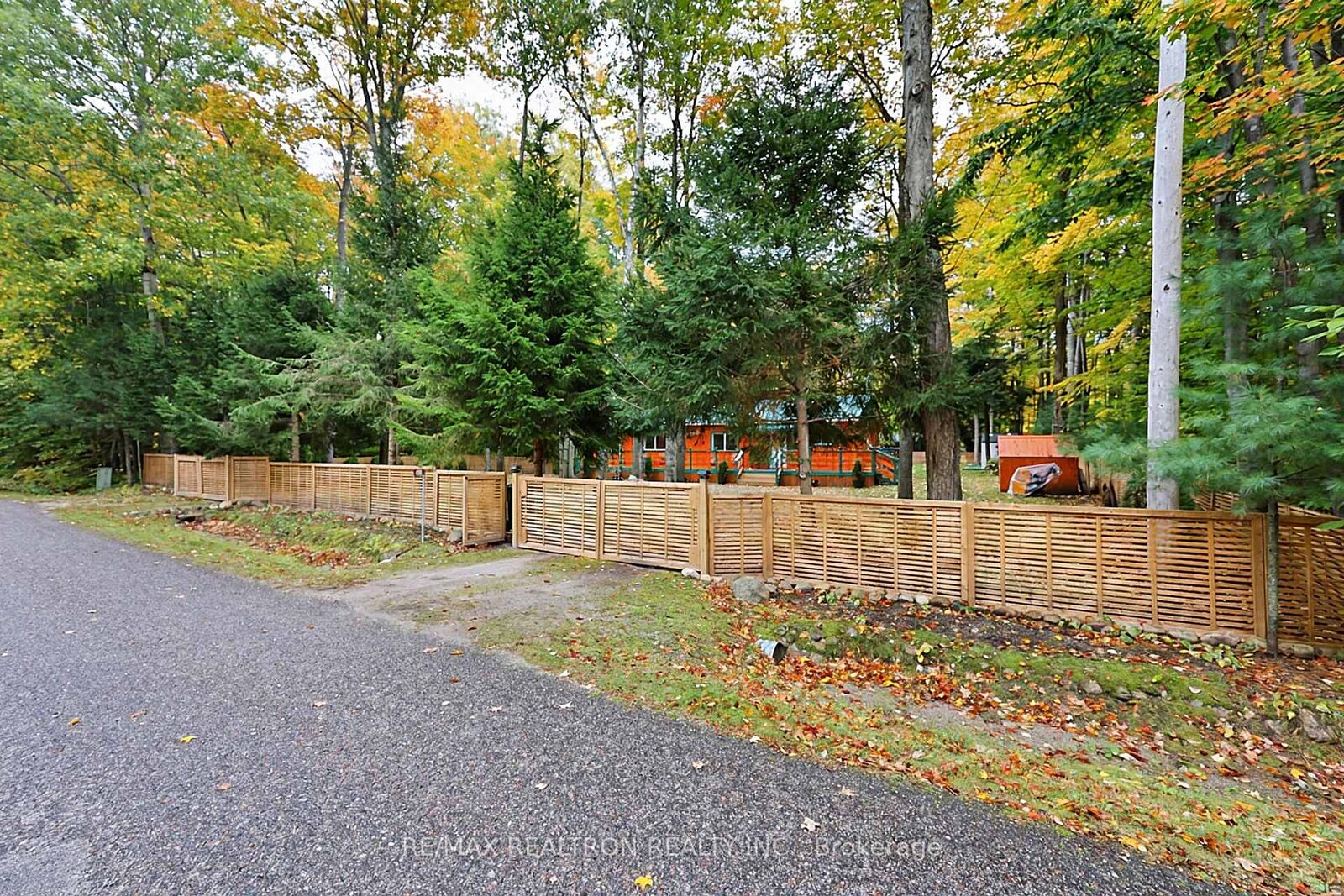 Property Photo:  49 Wolfe Trail  ON L9M 0H7 