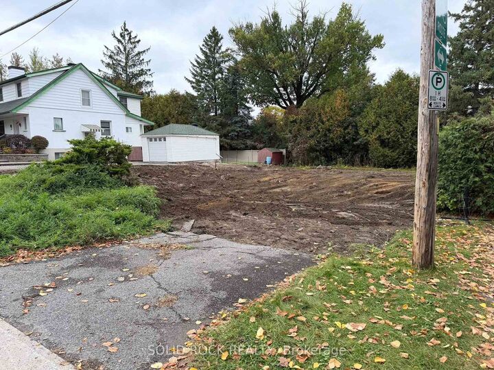Property Photo:  665 Broadview Avenue  ON K2A 2L9 