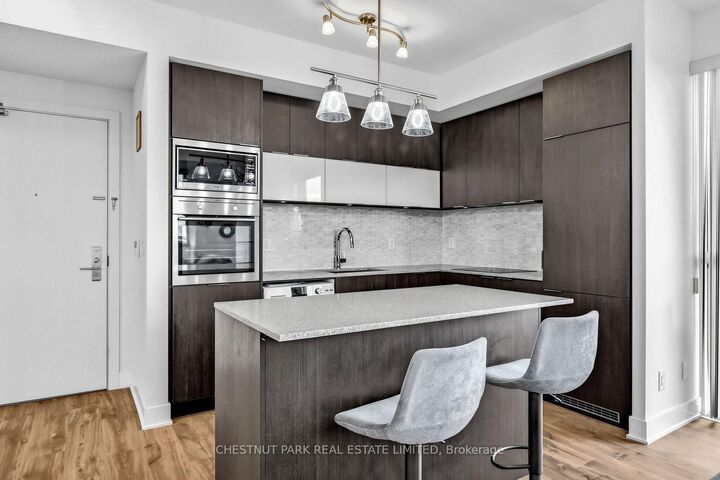 Property Photo:  318 Richmond Street W 3001  ON M5V 0B4 