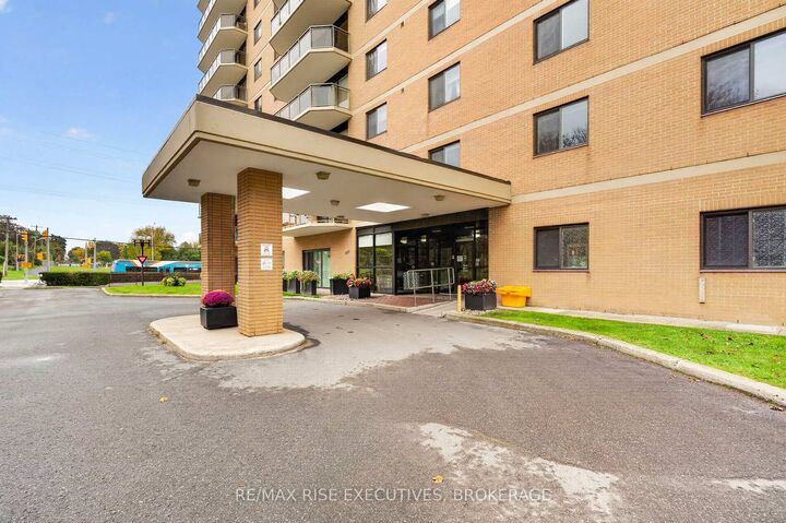 Property Photo:  257 Bath Road 603  ON K7M 7T3 