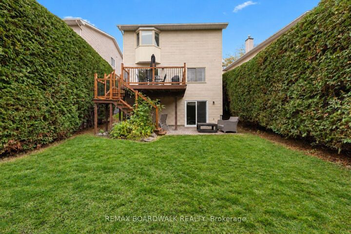 Property Photo:  3 Moresby Drive  ON K2M 2A2 