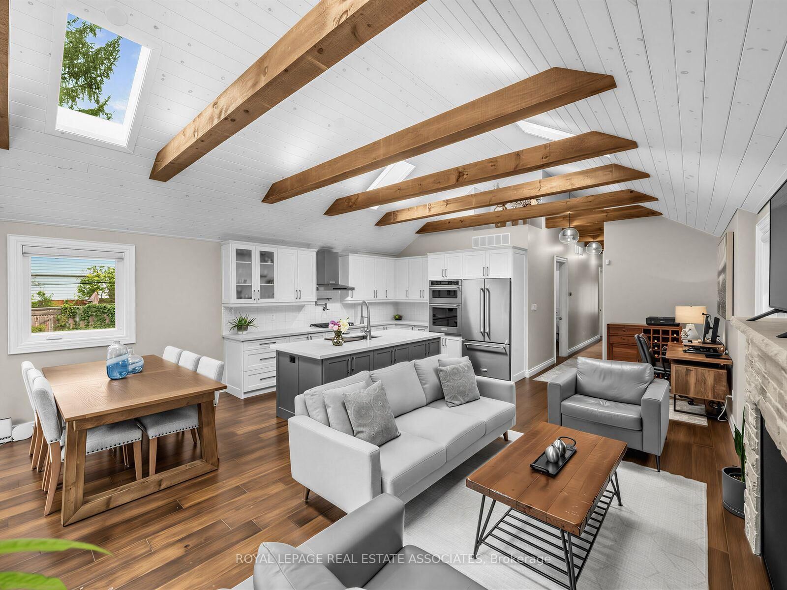 Property Photo:  41 Ringley Avenue  ON M8Y 1P3 