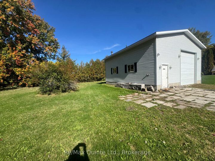 Property Photo: 20 Ross Avenue ON K8V 0N4