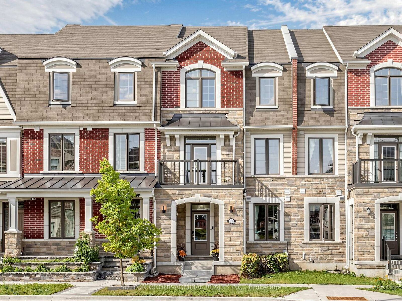 Property Photo: 85 Casely Avenue ON L4S 0K7