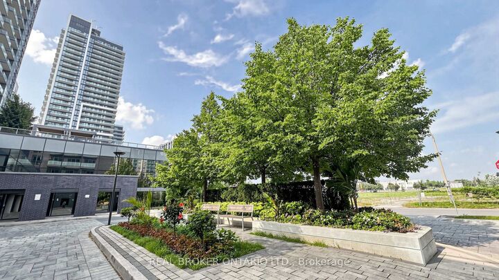 Property Photo:  55 Oneida Crescent 801  ON L4B 0E8 
