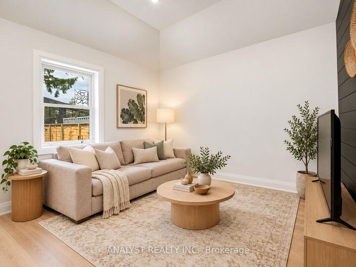 Property Photo:  42 Smithfield Drive  ON M8Y 3M2 