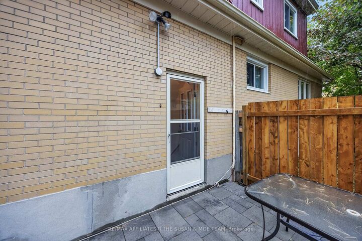 Property Photo:  2131 Neepawa Avenue  ON K2A 3L8 