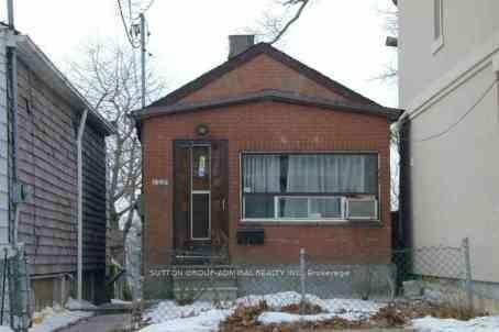 Property Photo:  128 Spears Street  ON M6N 3X7 