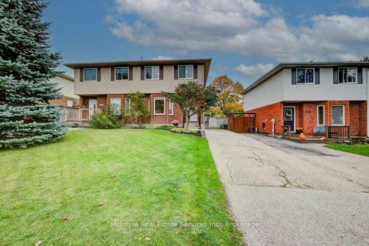 Property Photo:  62 Village Green Way  ON N3A 2V2 