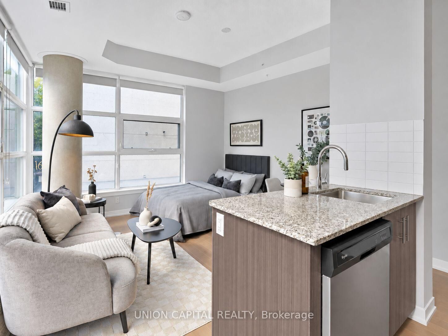 Property Photo:  10 Willison Square 202  ON M5T 0A8 