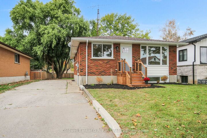Property Photo:  171 Crysler Street  ON N4B 1H9 