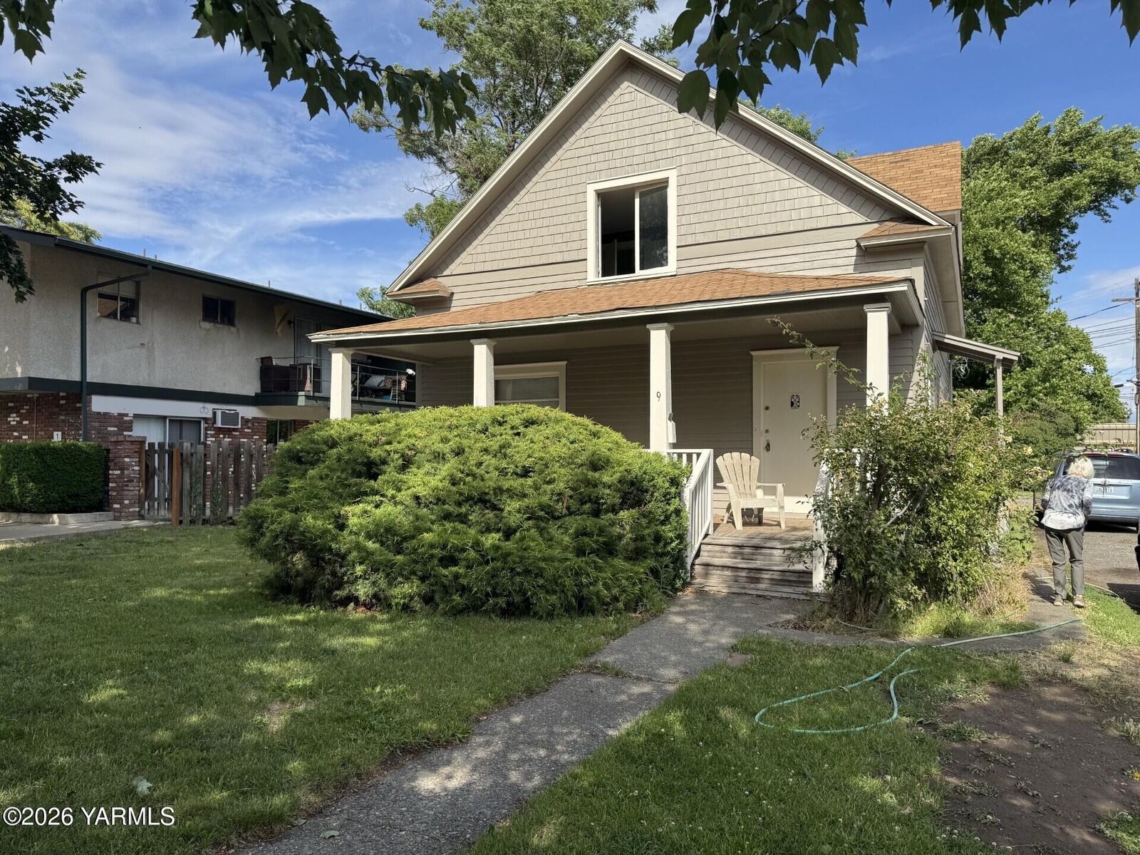 Property Photo: 9 Hall Ave WA 98902
