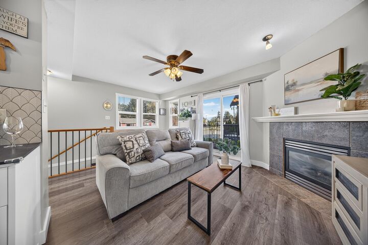 Property Photo:  46538 First Avenue 4  BC V2P 1W9 