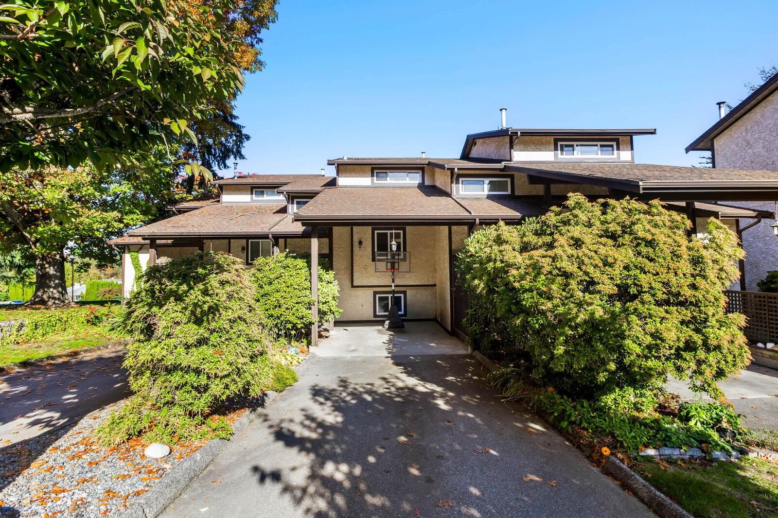 Property Photo:  33361 Wren Crescent 15  BC V2S 5V9 