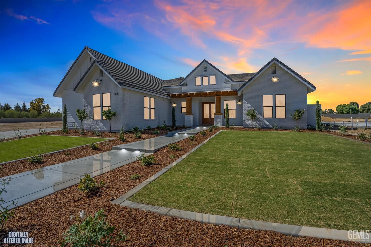 Property Photo:  1925 Emerald Palm Court  CA 93314 