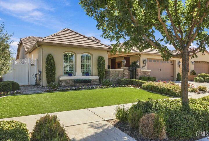 Property Photo: 2010 Corvedale Street CA 93311