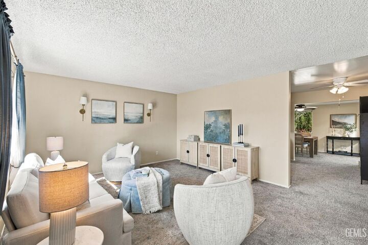 Property Photo: 5720 Indian Wells Avenue CA 93309