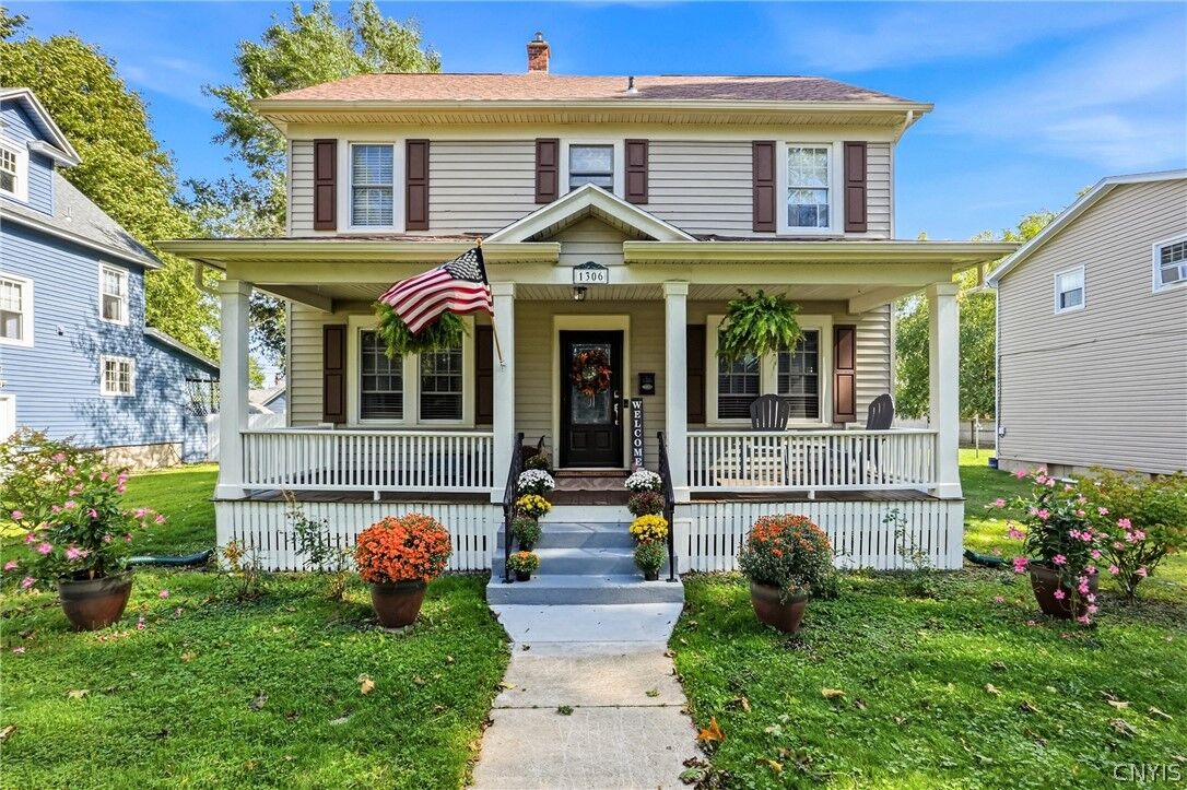 Property Photo:  1306 N Madison Street  NY 13440 