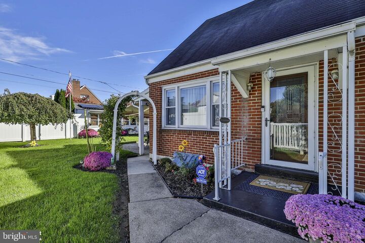 Property Photo:  