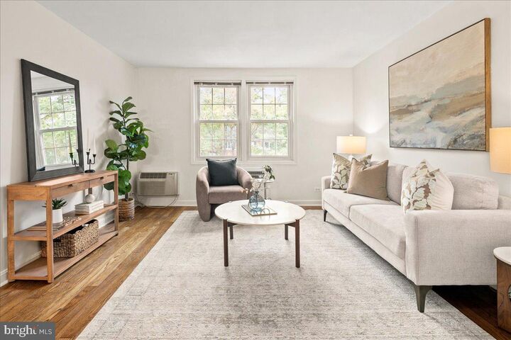 Property Photo: 202 N George Mason Drive 202-2 VA 22203