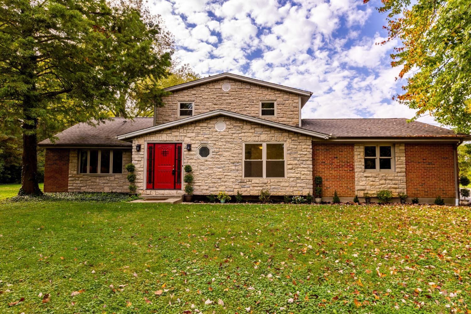 Property Photo:  8617 Livingston Road  OH 45251 
